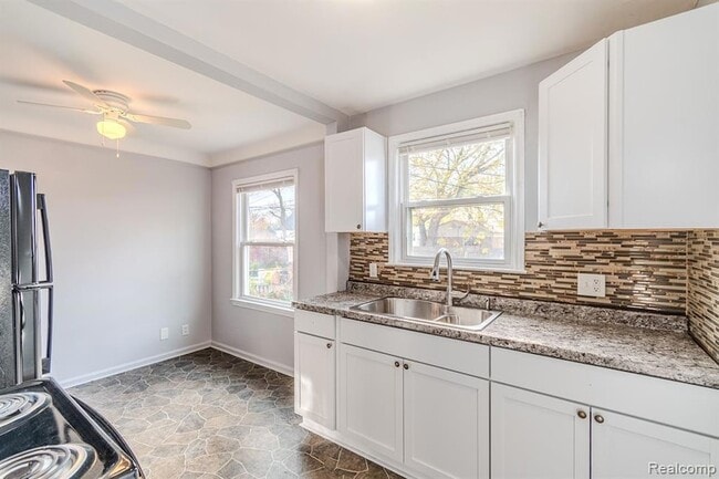 Photo - 8126 Standard St