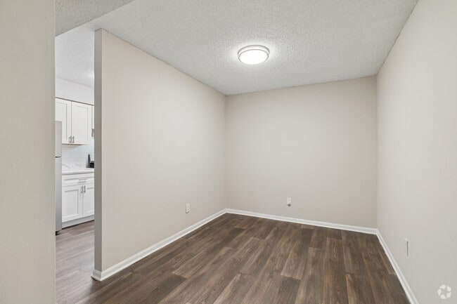 1BR, 1BA - 900SF - Dining Room
