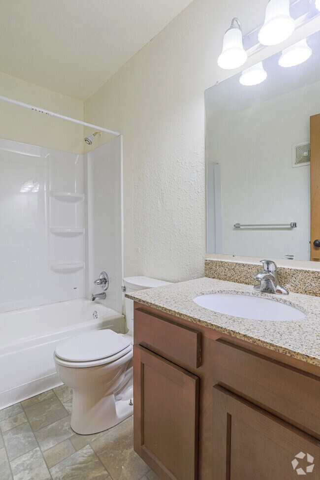 1 BR, 1 BA - Bathroom