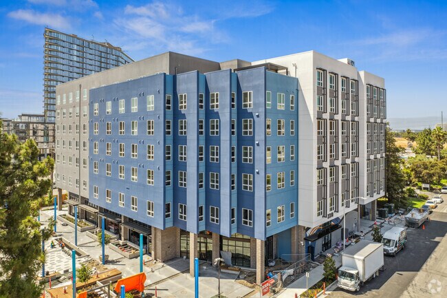 Exterior - Mainline North Apartments - Santa Clara, CA