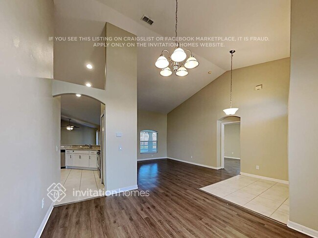 Photo - 958 Chamberlin Trail