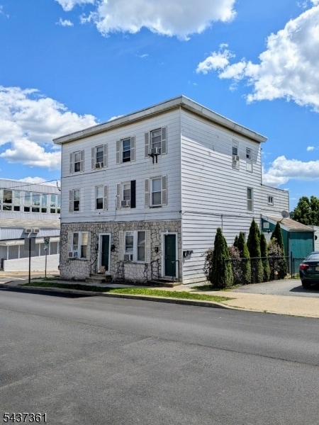 Building Photo - 268 Chambers St Unit 1