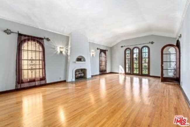 Photo - 1028 Meadowbrook Ave Casa