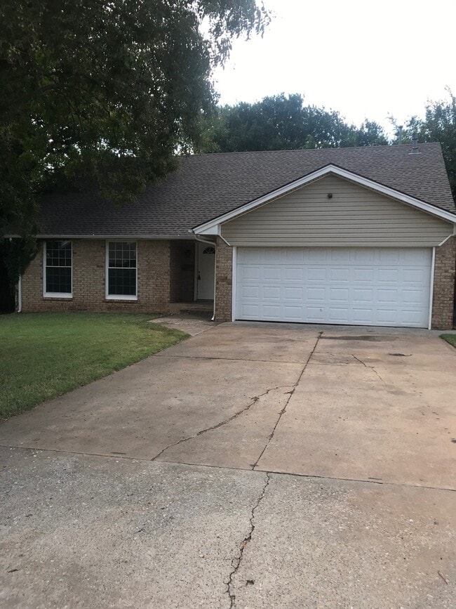 Wonderful 4 Bed, 2.5 bath, Two Car Garage ... - Wonderful 4 Bed, 2.5 bath, Two Car Garage ... House