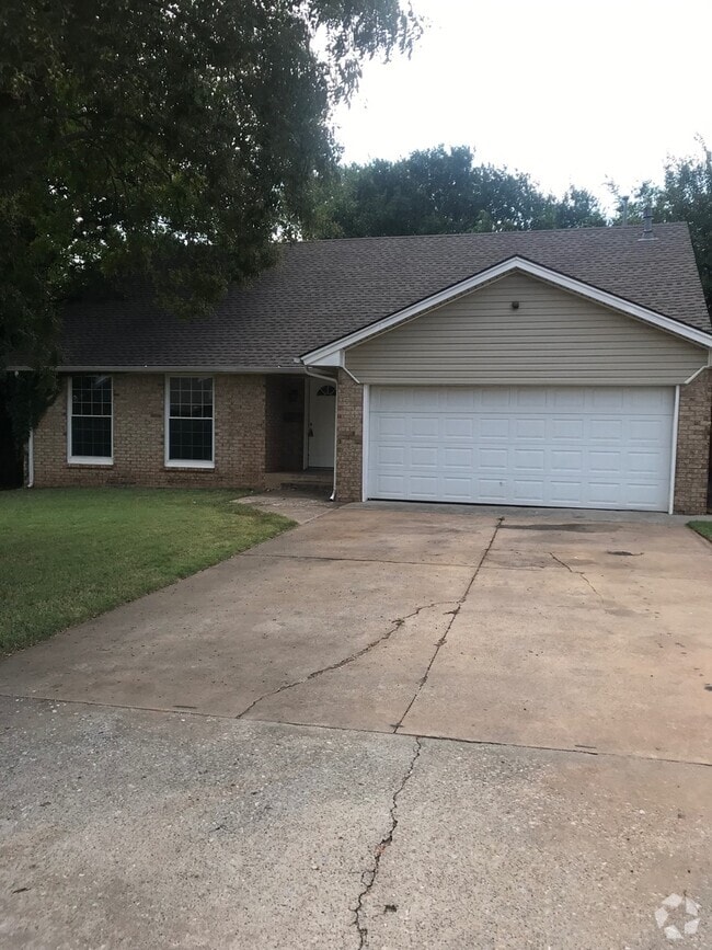 Building Photo - Wonderful 4 Bed, 2.5 bath, Two Car Garage ... Rental