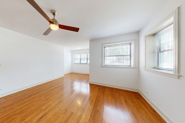 Photo - 5234-5244 S. Ingleside Avenue