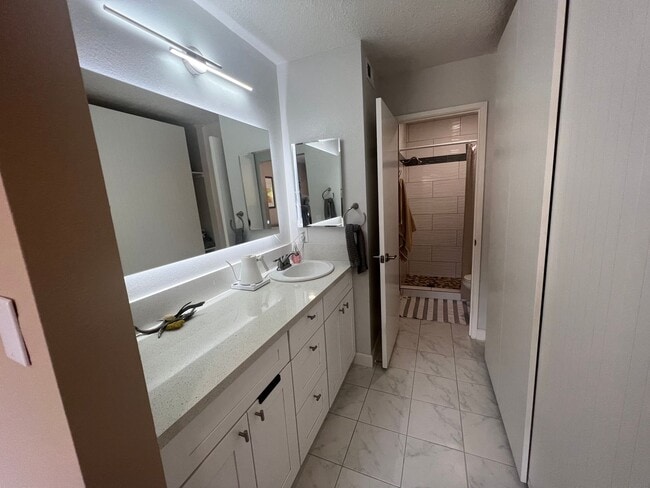 Photo - 3 Bed / 2.5 Bath | College Greens Townhome