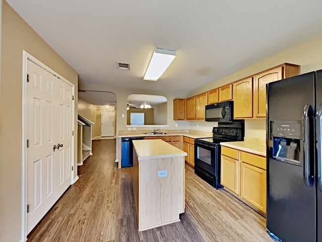 Photo - 6907 Macaway Crk