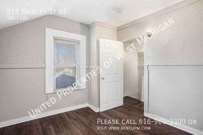 Photo - 519 Shirley St NE