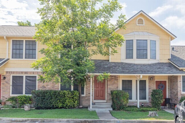 Building Photo - 11901 Swearingen Dr Unit 61-L Rental