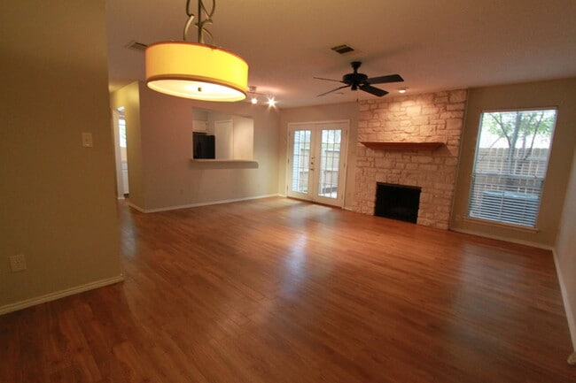Photo - 2 Bedroom, 1.5 Bath Condo in Northwest Hills Near Far West Blvd