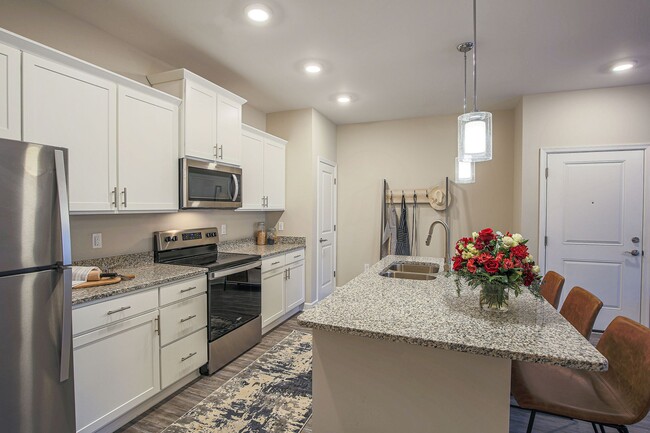 Building Photo - The Reserve at Rivington Rental