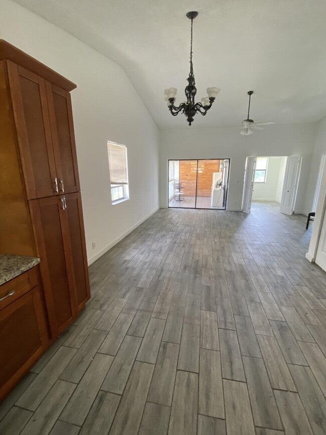 Photo - 3006 Congressional Way