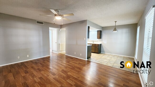 Building Photo - 3436 Willowrun Dr Unit B Rental