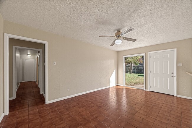 Photo - 1211 Helms Rd