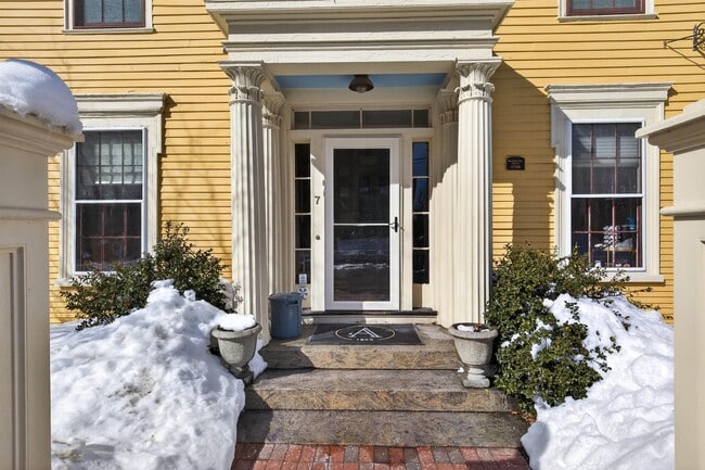 Photo - 7 Islington St Unit R-1