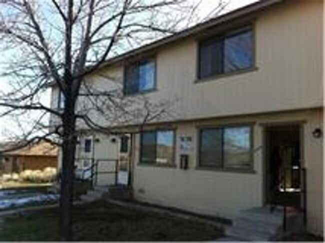 Building Photo - 2 Bedroom Close to UNR