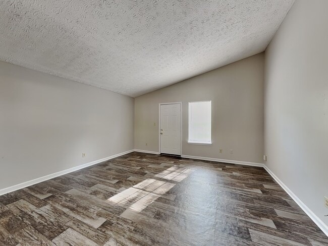 Photo - 3235 Keystone Lakes Way