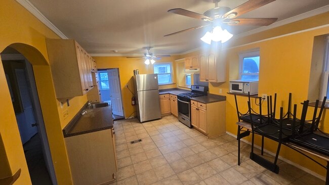 Kitchen - 23A Rockaway Valley Rd