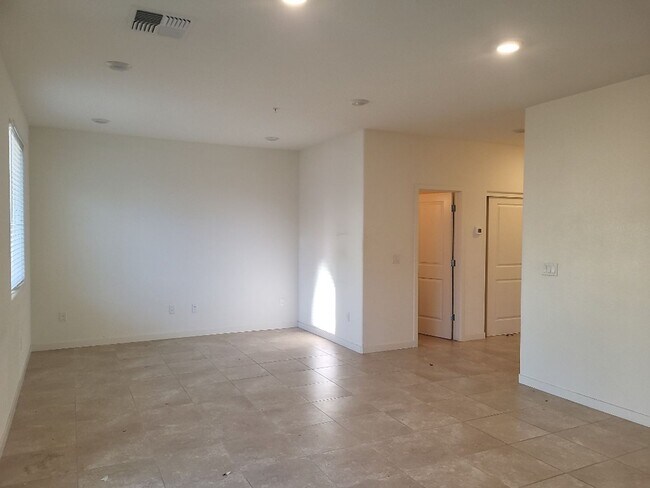 Photo - 1044 Big Rock Loop