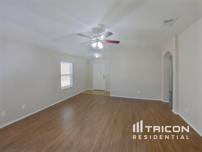 Photo - 1112 Roman Dr