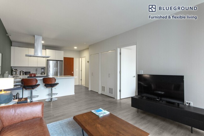 Photo - 8 E Huron St Unit FL8-ID127