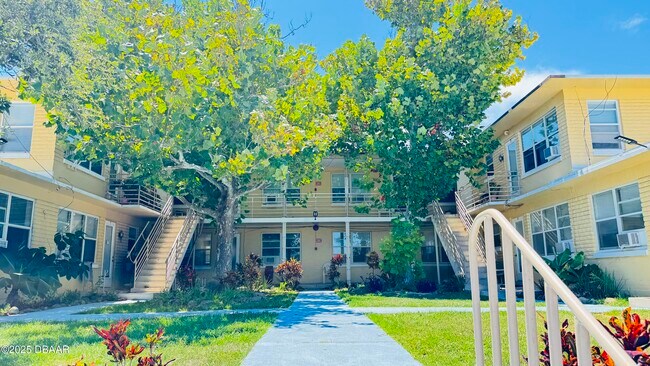 Photo - 637 N Oleander Ave Unit 8