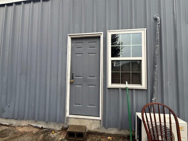 Photo - 2909 King St Unit D