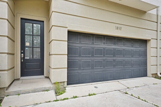 Photo - 1810 Thompson St