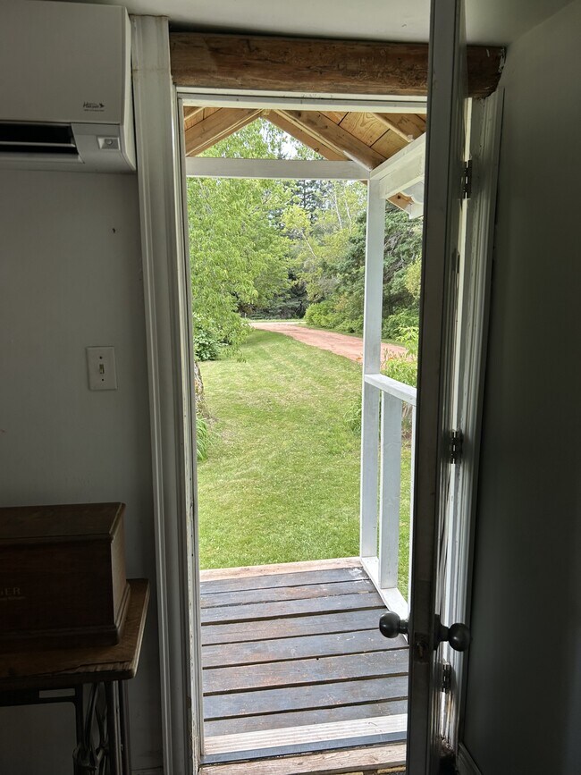 Photo - 10904 Higgins Rd