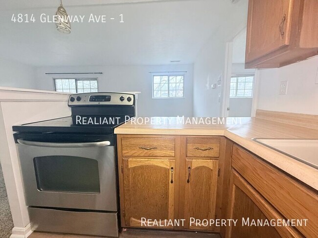 Photo - 4814 Glenway Ave