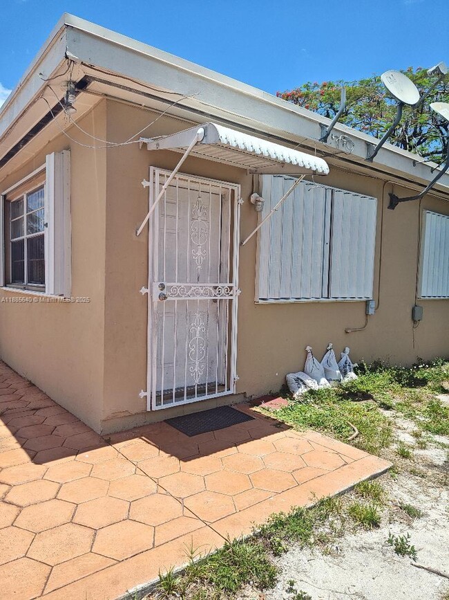 Building Photo - 12325 NW 19th Ave Unit 12325