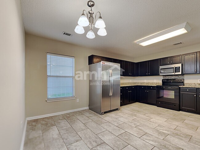 Photo - 2030 Clipstone Dr