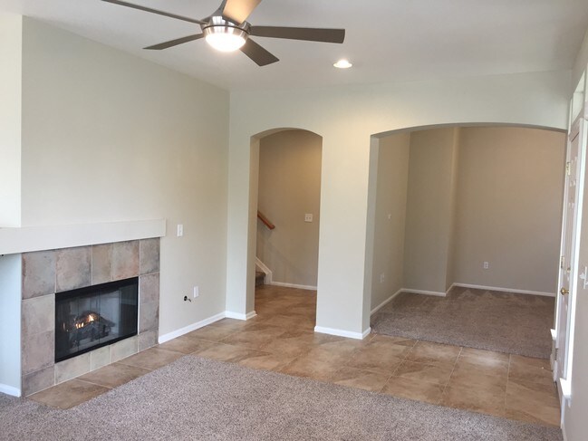 Looking into the office area - 197 Whitehaven Cir