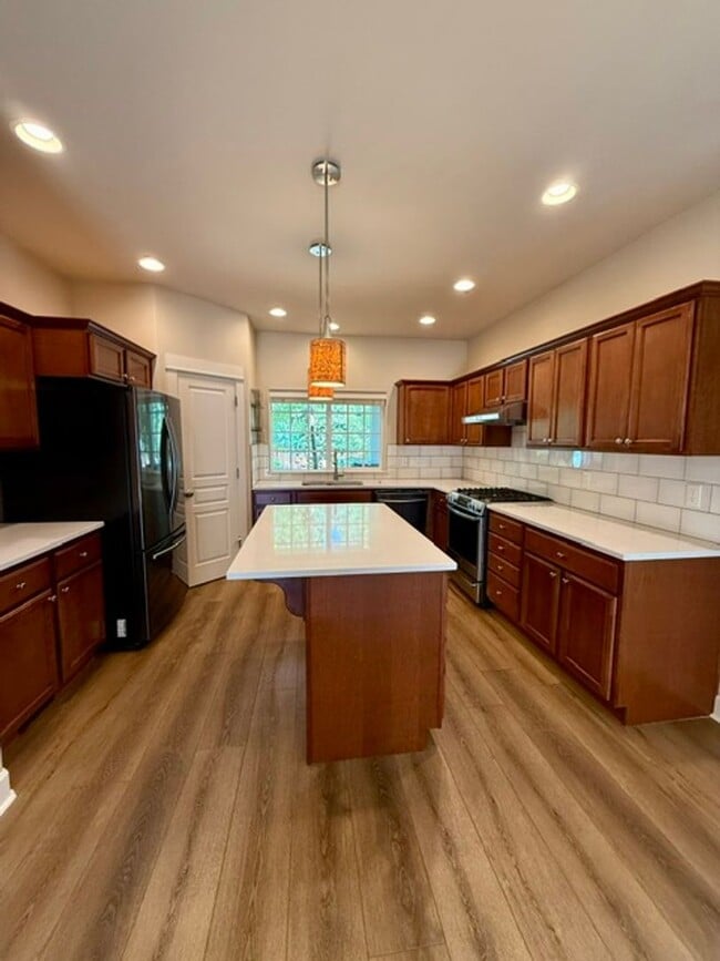 Photo - 20441 Aberdeen Dr