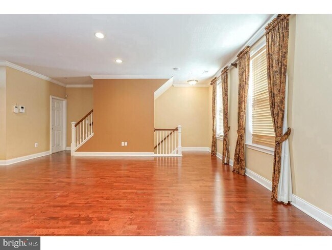 Photo - 508 Captains Way