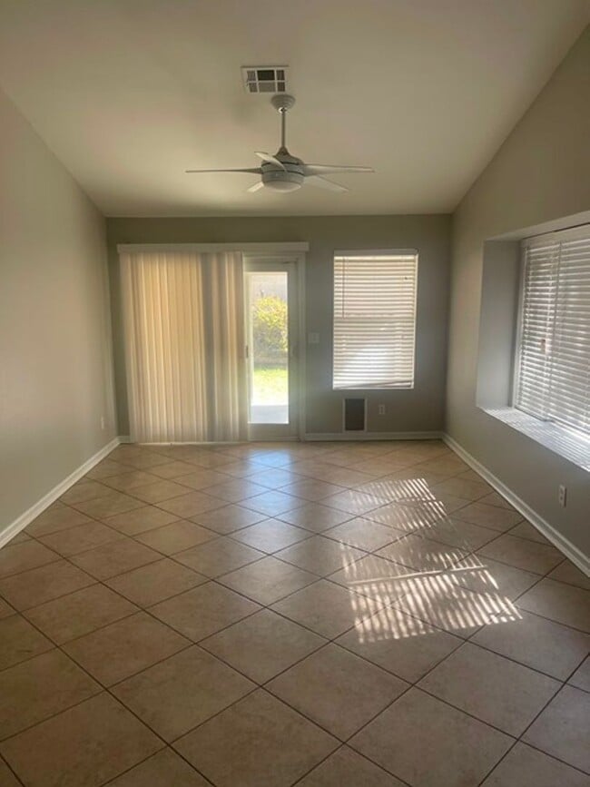 Photo - 16435 S 43rd St