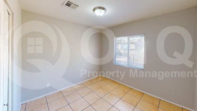 Photo - 9011 S 8th Pl