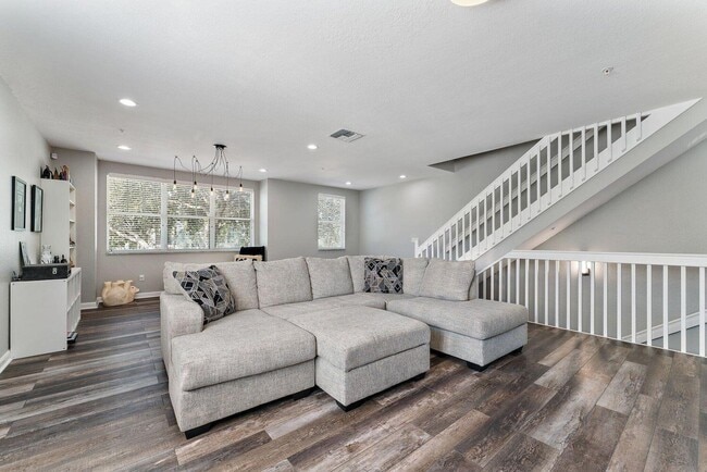 Building Photo - 500 Pacific Grove Dr Unit 8 Rental