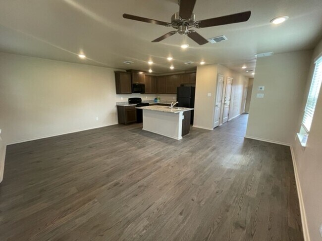 Photo - 1701 Montell St Unidad A