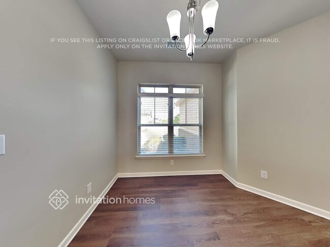 Photo - 1709 Misselthrush Ln