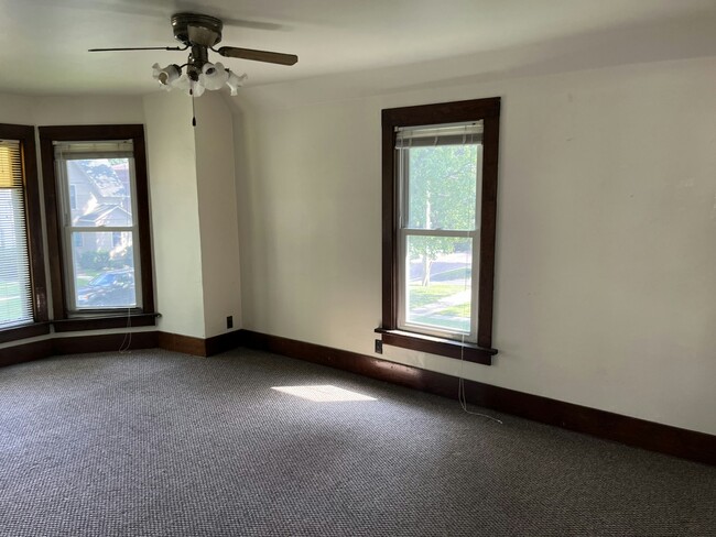 Building Photo - 511 S 3rd St Rental