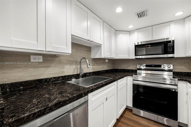Photo - 1200 West Ave Unidad 317