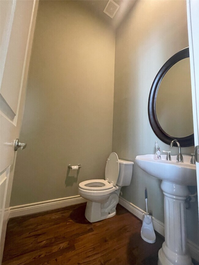 Photo - 3138 Pemberton Walk