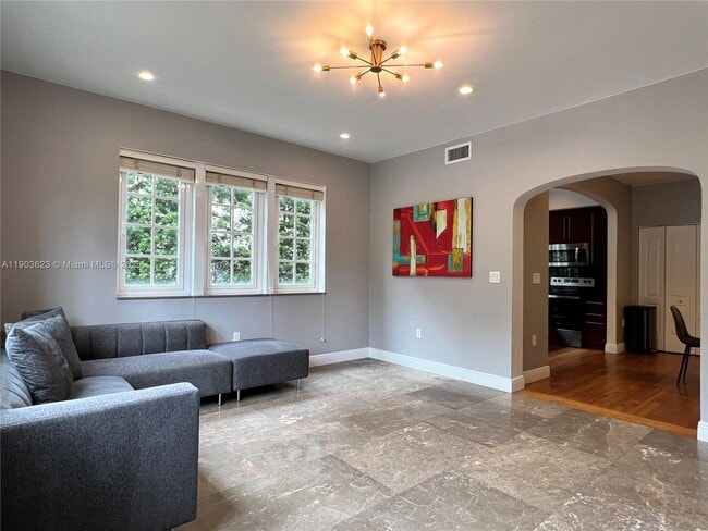 Building Photo - 215 Phoenetia Ave Unit 1