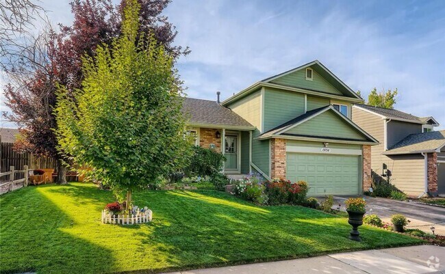 Building Photo - Incredible Tri-level home in Cherry Creek ...