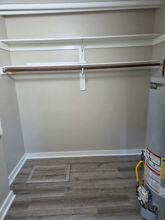 Photo - 3 bed 1 bath, 1 car detached garage, newly...