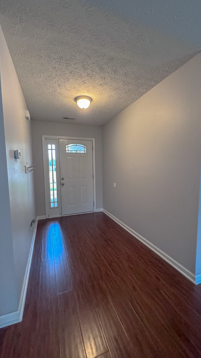 Photo - 337 Kingston Rd