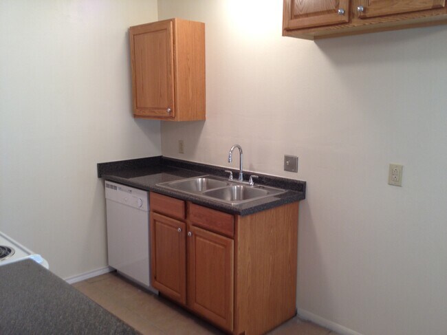 Photo - 112 Gatewood Ln