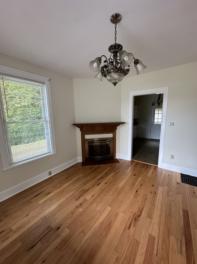 Photo - 605 E Shore Dr